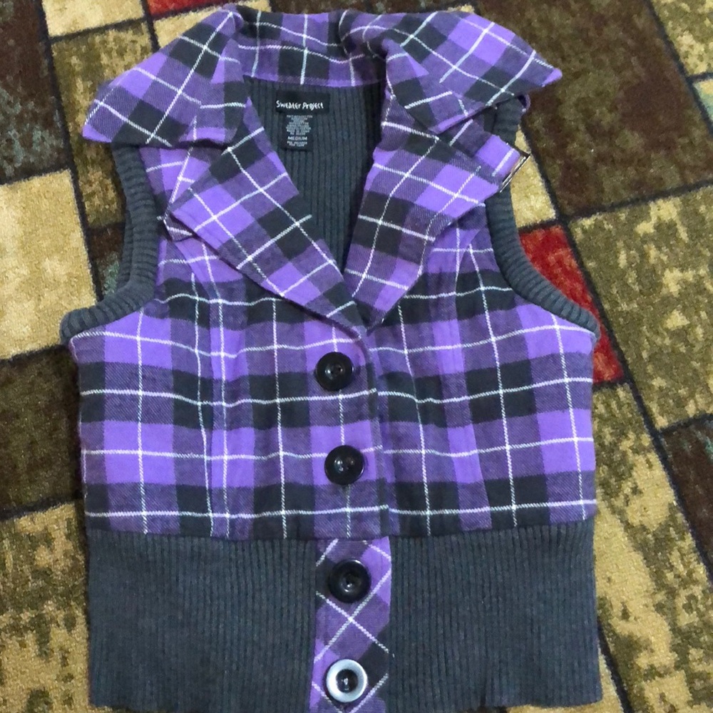 Sweater vest